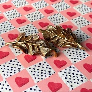 Vintage goldtone Oscar de la Renta oak leaf clip-on earrings